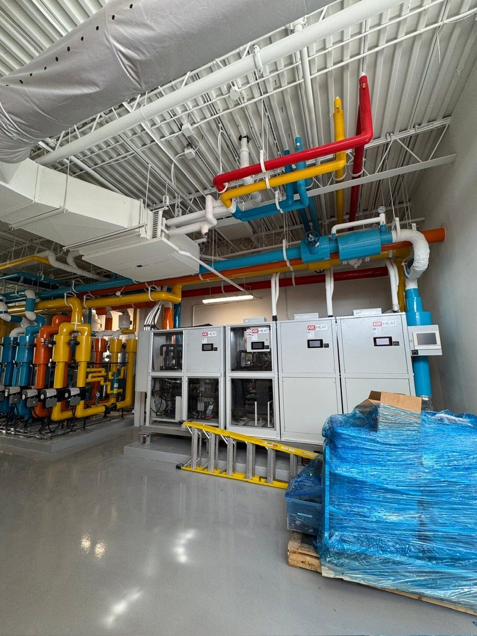 Pressurized pipework and valves